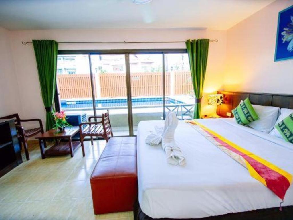 Отель Oyo 343 Wanna Marine Patong Экстерьер фото